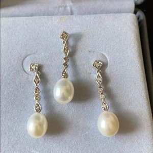 14k white gold and diamond/pearl earrings/charm